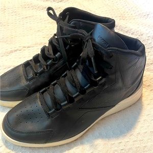 Under Armour UA Women’s Charged Pivot Mid Black Leather- Size 9